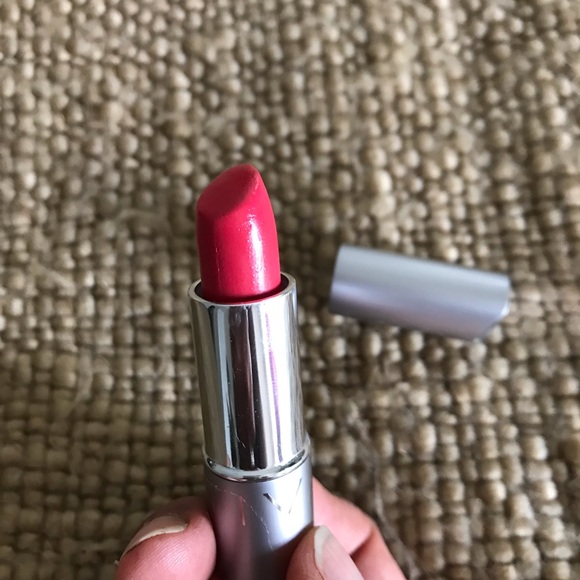 Lipstick - Picture 3 of 3